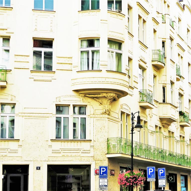 Old Town Square Superior Apartments - Valentin Praag Buitenkant foto